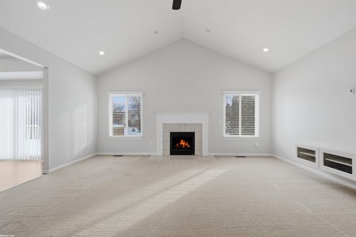 6884 Haymarket, Shelby Township, MI, 48317-6324 | Card Image