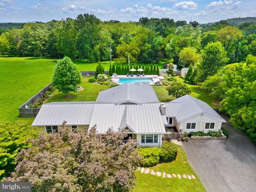 2749 Crenshaw Rd, MARSHALL, VA, 20115-3538 | Card Image