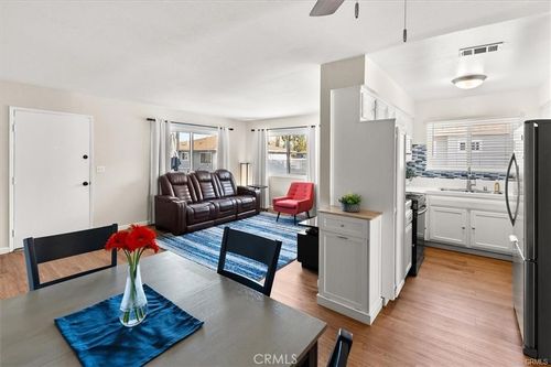 20707 Dot St, Santa Clarita, CA, 91350-2001 | Card Image