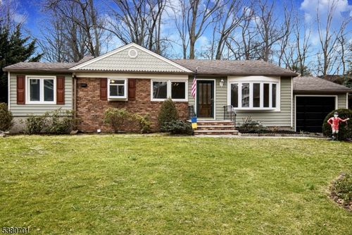 1129 Corrinne Ter, Mountainside, NJ, 07092-2207 | Card Image