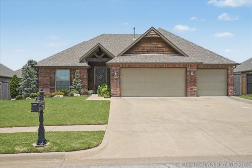 1225 134th St, Glenpool, OK, 74033-2242 | Card Image
