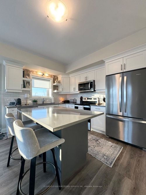 112-118 Summersides Blvd, Fonthill, ON, L3E0C1 | Card Image