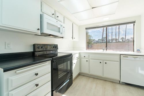 2420 Los Coyotes Dr, Palm Springs, CA, 92264-6002 | Card Image