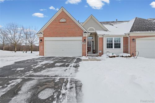 167-5579 Elmhurst Dr, Trenton, MI, 48183-7205 | Card Image