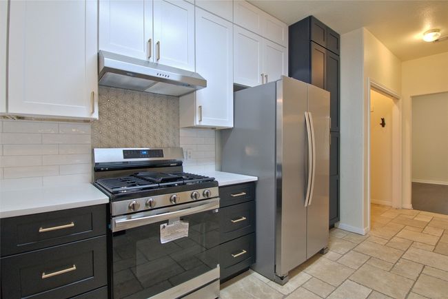 2423 Falcon Dr, House other with 3 bedrooms, 3 bathrooms and 4 parking in Round Rock TX | Image 9