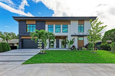 2116 Hyde Park Street, House other with 5 bedrooms, 5 bathrooms and null parking in Sarasota FL | Image 1