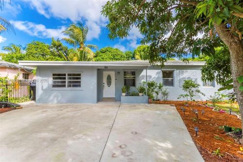951 Ne 157th Ter, North Miami Beach, FL, 33162-5303 | Card Image
