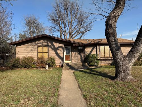 400 N Tackitt St, Seymour, TX, 76380-2239 | Card Image