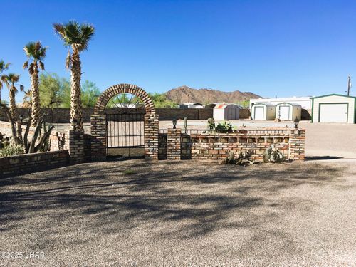 200 N Moon Mountain Ave, Quartzsite, AZ, 85346-0590 | Card Image