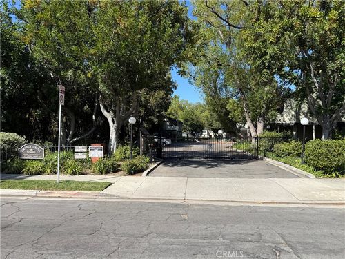 586 N Orange Grove, Pasadena, CA, 91103 | Card Image