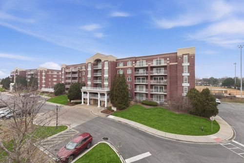 407-7081 W Touhy Ave, Niles, IL, 60714-5317 | Card Image