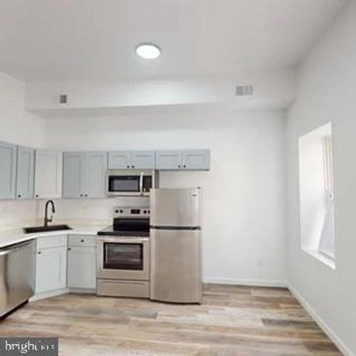 24 S Warren St, Trenton, NJ, 08608-2108 | Card Image