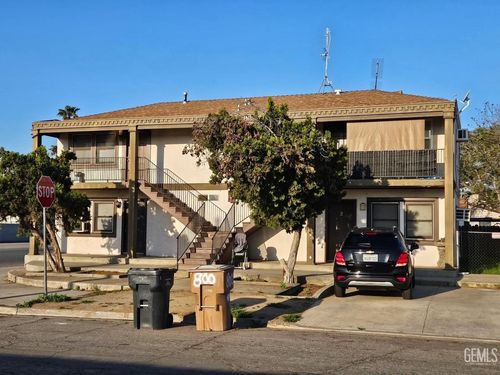 800 Roberts Lane, Bakersfield, CA, 93308 | Card Image