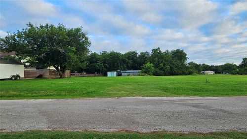 116 E Cooper St, Pilot Point, TX, 76258 | Card Image