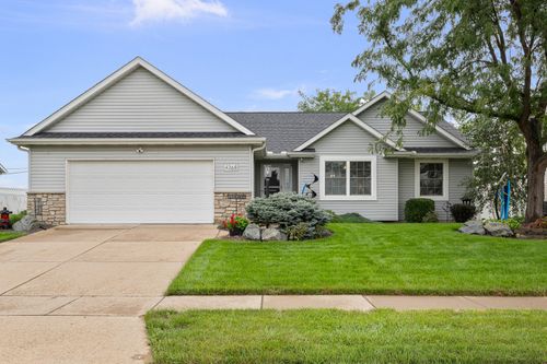 4368 Sapphire Ln, Bettendorf, IA, 52722-5094 | Card Image
