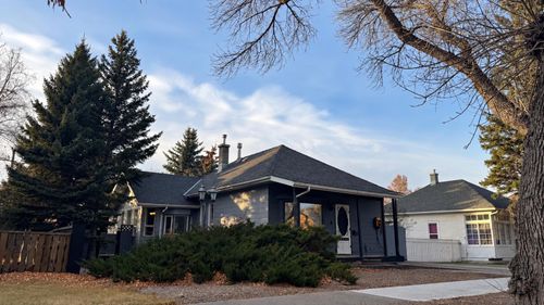 726 12b St N, Lethbridge, AB, T1H2L9 | Card Image