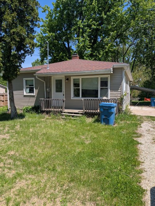 3412 2nd St, East Moline, IL, 61244-3332 | Card Image