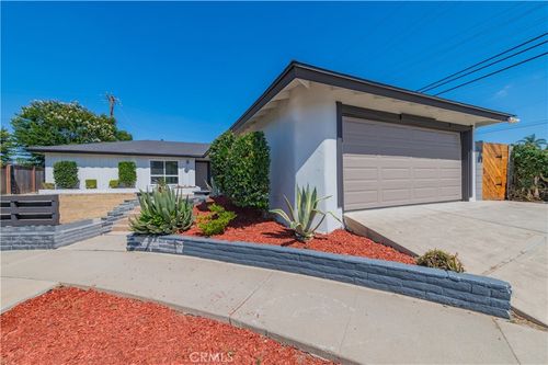 3202 Montana Ave, Costa Mesa, CA, 92626-2216 | Card Image
