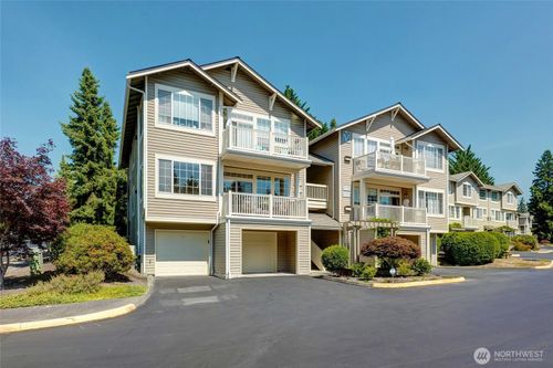 18606 Ne 57th St, Redmond, WA, 98052-6121 | Card Image