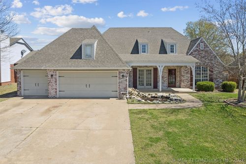 9001 N 137th Street, Owasso, OK, 74055 | Card Image