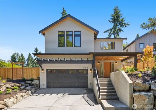 233 19th Ave, Kirkland, WA, 98033-4928 | Card Image