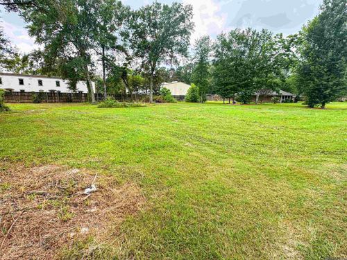 8634 Lake Park Dr, Denham Springs, LA, 70726-5505 | Card Image