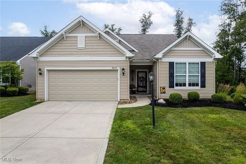 18679 Whitemarsh Ln, Strongsville, OH, 44149-6867 | Card Image