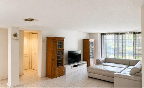 1e-3740 Inverrary Dr, LAUDERHILL, FL, 33319-5151 | Card Image