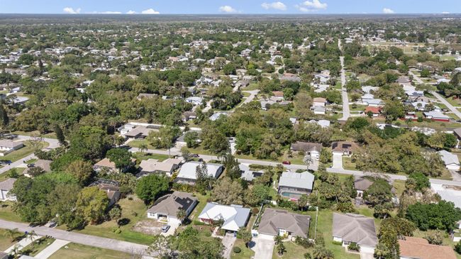 555 Benedictine Ter, House other with 3 bedrooms, 2 bathrooms and null parking in Sebastian FL | Image 22