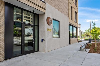 704 - 3575 Chestnut Place, Condo with 2 bedrooms, 1 bathrooms and null parking in Denver CO | Image 1