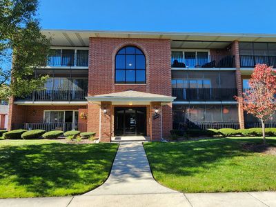 112 - 5035 Circle Drive, Condo with 2 bedrooms, 2 bathrooms and 1 parking in Crestwood IL | Image 1