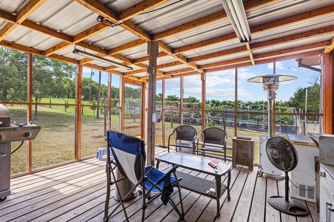 Screened in back deck | Image 29