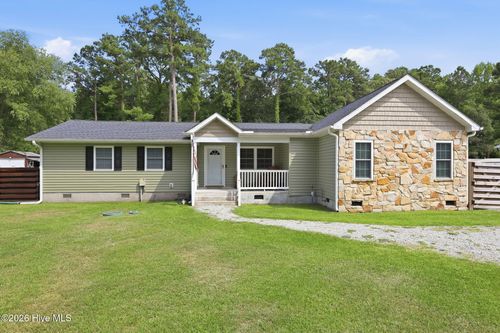 407 Bradford Dr, New Bern, NC, 28560-6901 | Card Image