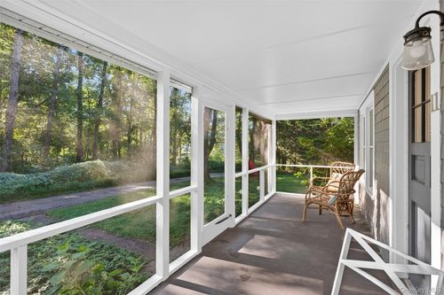 11 Ackert Hook Rd, Rhinebeck, NY, 12572-2601 | Card Image