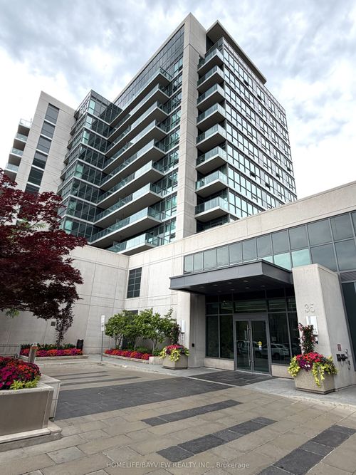 823-35 Brian Peck Cres, East York, ON, M4G0A5 | Card Image