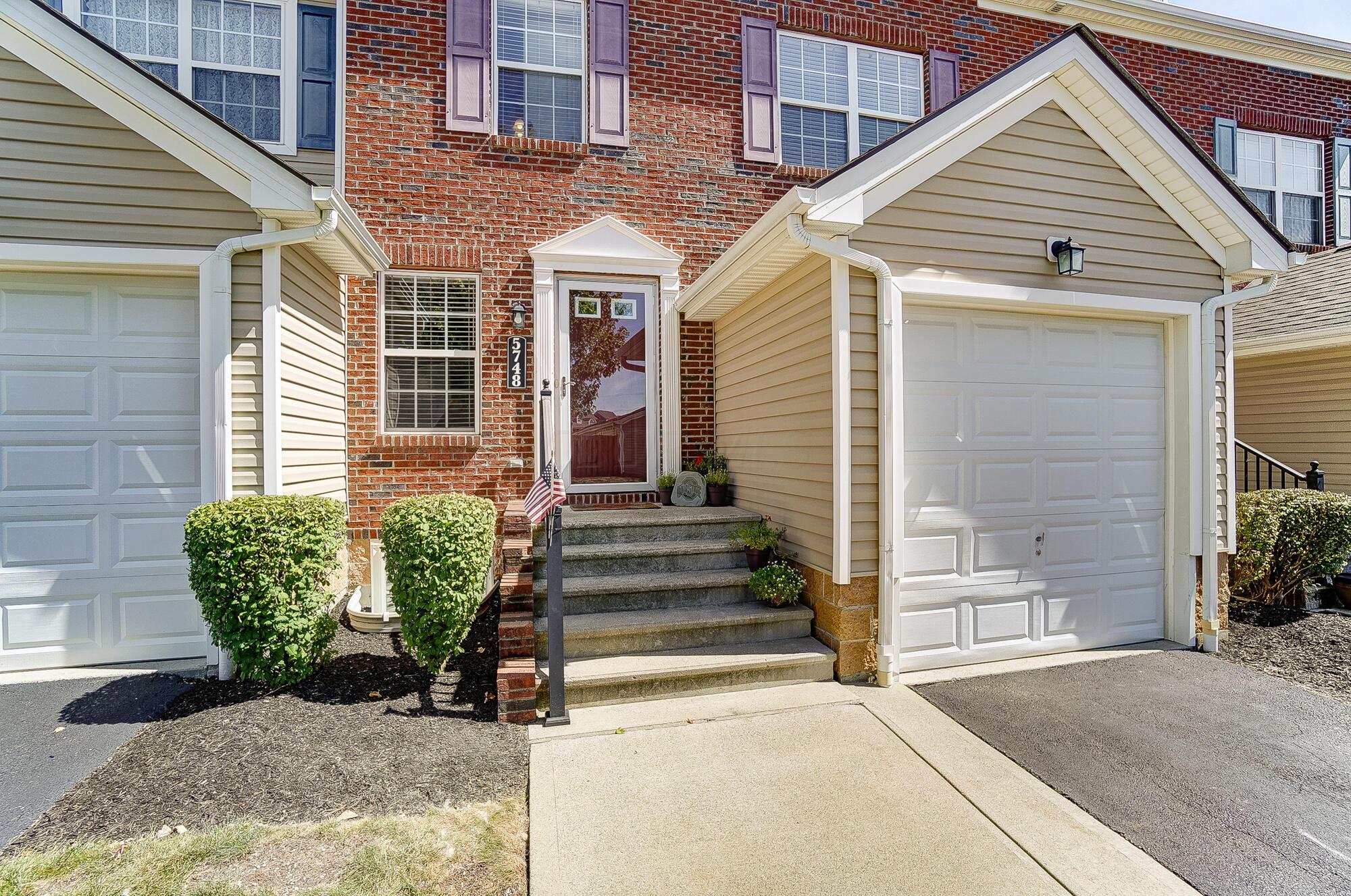 Winding Rock Dr, Westerville, OH 43081