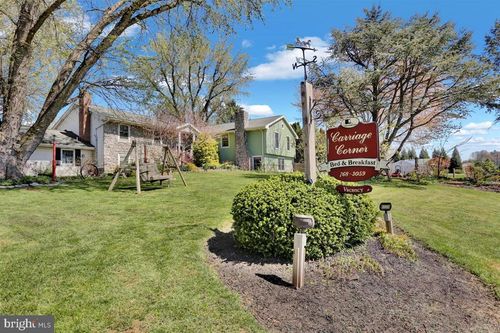 3705 E Newport Rd, GORDONVILLE, PA, 17529-9724 | Card Image