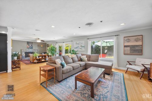 1409 Longway Ln, Bakersfield, CA, 93309-3422 | Card Image