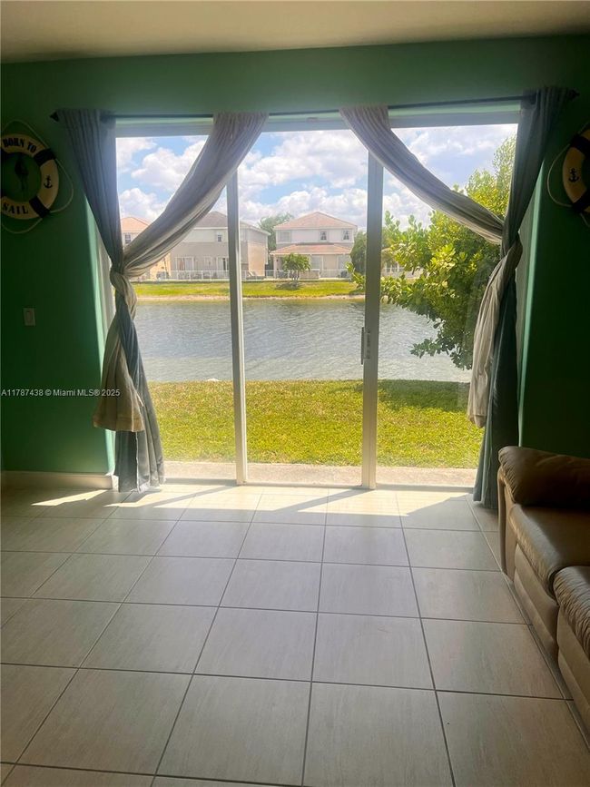 0 - 11336 Nw 47 Th Ln, House other with 4 bedrooms, 3 bathrooms and null parking in Doral FL | Image 24