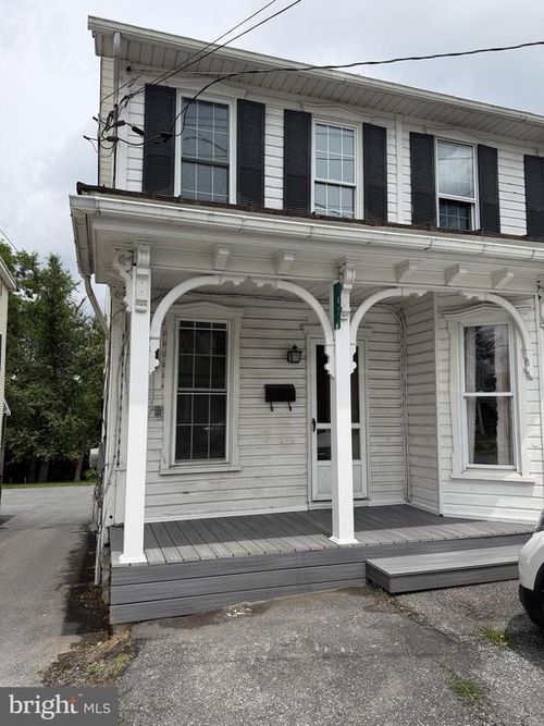 47 W Main St, FAYETTEVILLE, PA, 17222-1426 | Card Image