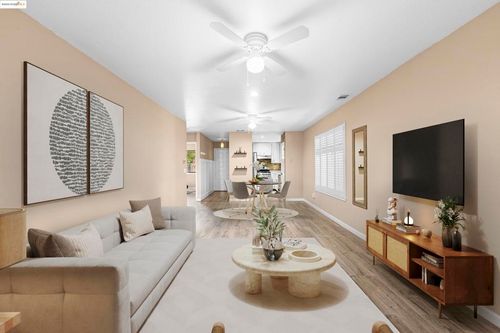 337 Westmont Pl, Santa Rosa, CA, 95401-6732 | Card Image