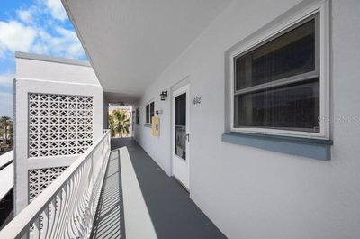 602 - 5925 Shore Boulevard S, Condo with 2 bedrooms, 2 bathrooms and null parking in Gulfport FL | Image 2