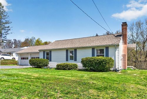 18 Hillside Dr, Lunenburg, MA, 01462-1422 | Card Image
