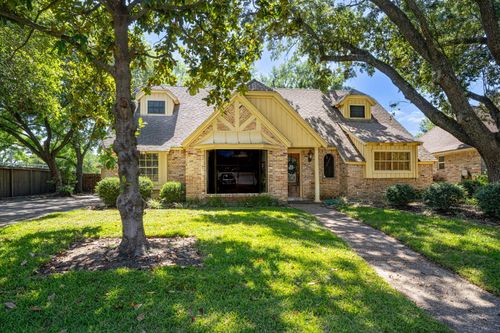 1704 Crystal Hills Dr, Houston, TX, 77077-4030 | Card Image