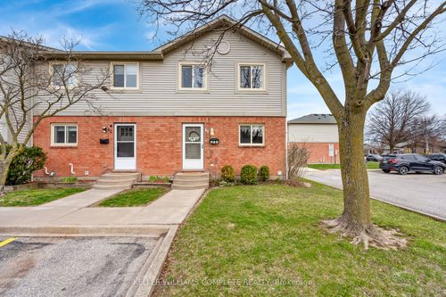61-65 Dorchester Blvd, St Catharines, ON, L2M7T1 | Card Image