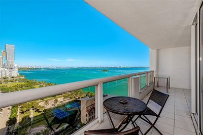 A-2248 - 1717 N Bayshore Dr, Condo with 1 bedrooms, 1 bathrooms and null parking in Miami FL | Image 2