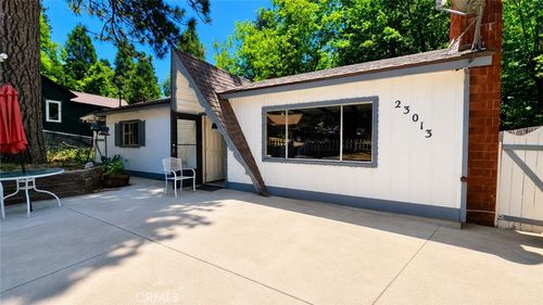 23013 Oak Ln, Crestline, CA, 92325 | Card Image
