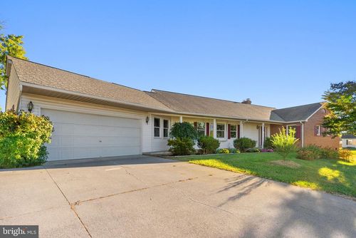 2140 Sixth St, Middletown, VA, 22645-9528 | Card Image