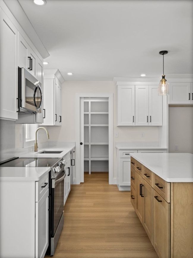 100 Secret Lake Rd, House other with 3 bedrooms, 3 bathrooms and 3 parking in Phillipston MA | Image 10