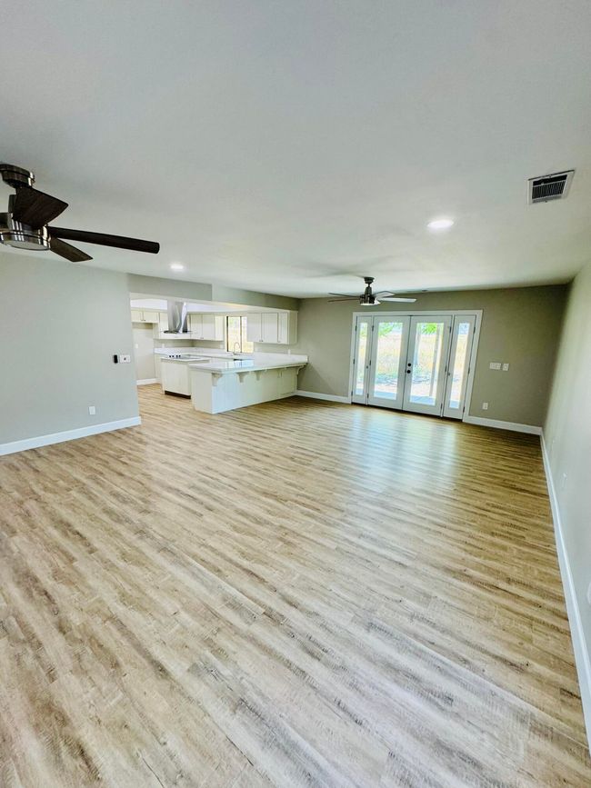 27057 Avenue 196, House other with 3 bedrooms, 2 bathrooms and null parking in Strathmore CA | Image 10